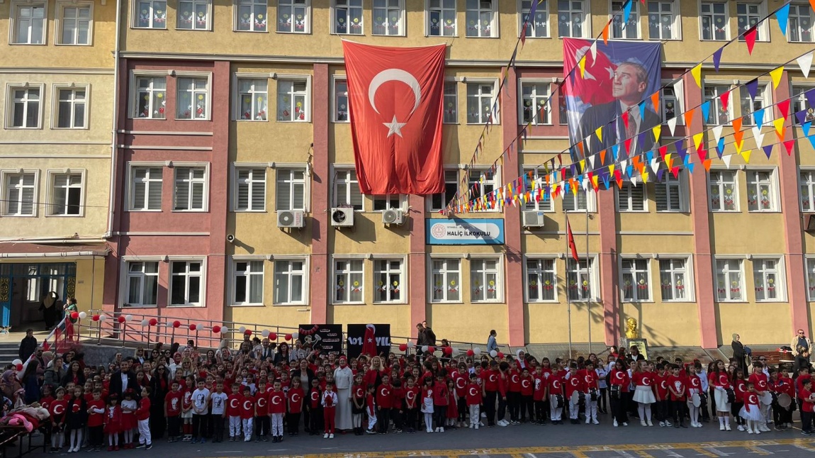 CUMHURİYETİMİZİN 101. YAŞINI OKULUMUZDA COŞKUYLA KUTLADIK.