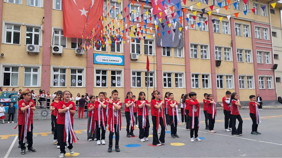 19 Mayıs Atatürk'ü Anma, Gençlik ve Spor Bayramı Töreni